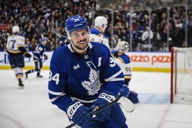 Auston Matthews dosiahol ako štvrtý najmladší hráč v histórii métu 500 bodov