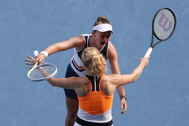 Australian Open: Barbora Krejčíková a Kateřina Siniaková sú krok od obhajoby titulu v štvorhre