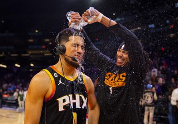 NBA: Phoenix na mesiac prišiel o Bookera