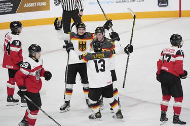 MS v hokeji U20: Nemci uspeli v derby s Rakúskom a zaistili si štvrťfinále