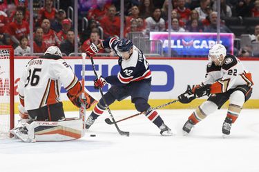 Slováci v NHL: Martin Fehérváry hral najviac z celého Washingtonu, má nové osobné maximum