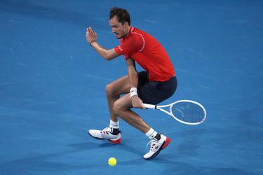 Australian Open: Nadalov sen o obhajobe sa rýchlo rozplynul, Medvedev vyradil domáceho