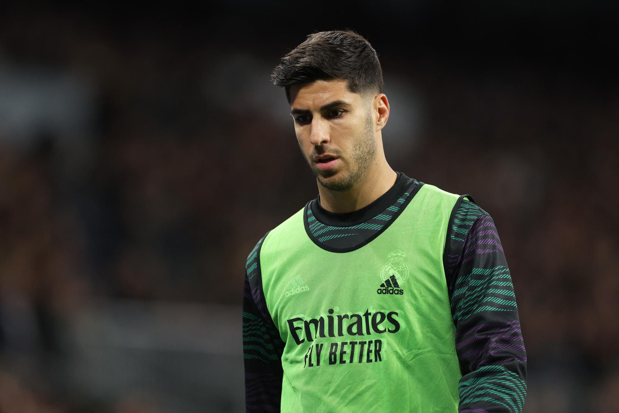 Marco Asensio počas rozcvičky.