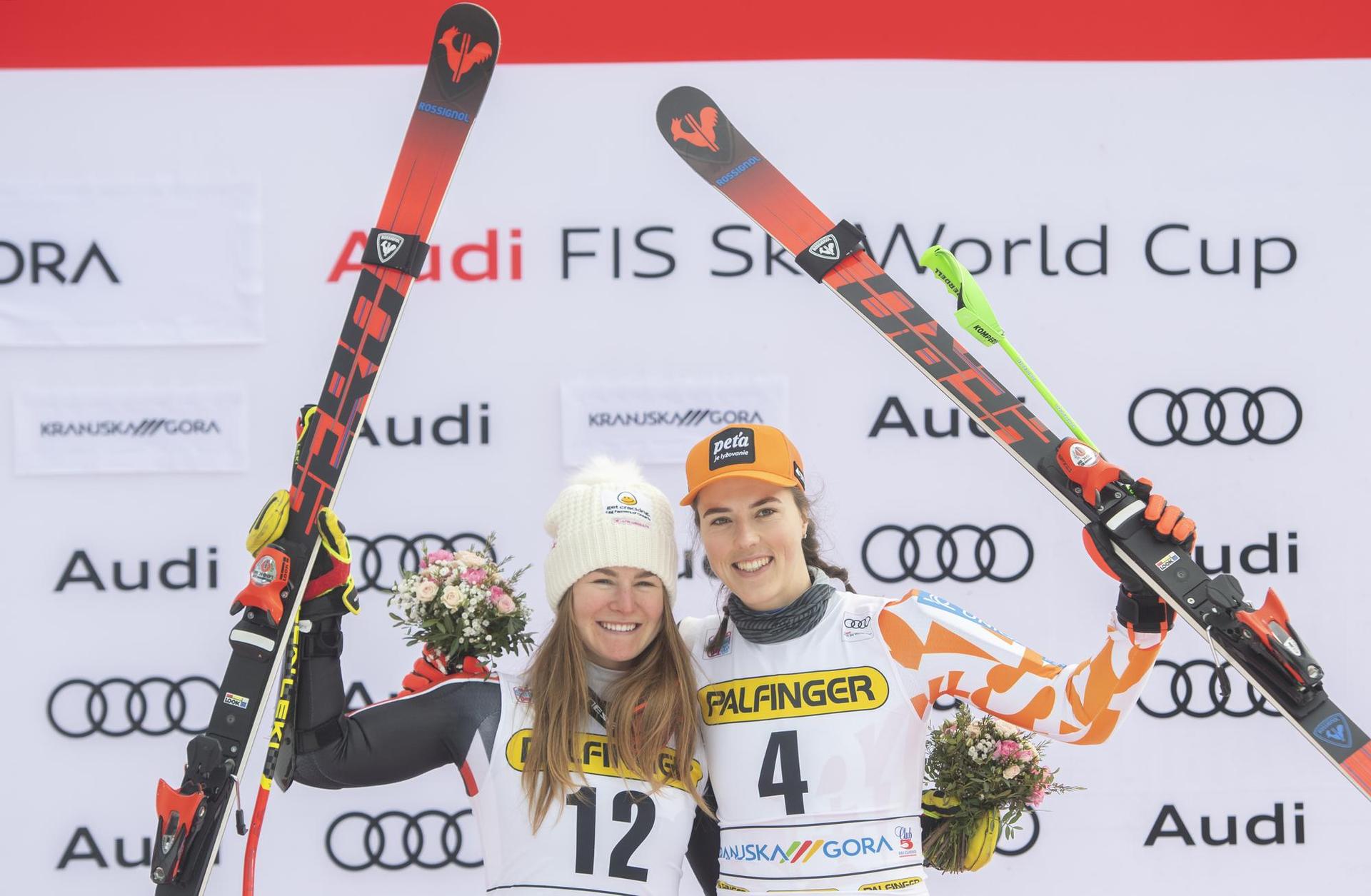 Valerie Grenierová a Petra Vlhová. Zdroj: TASR