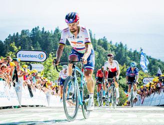 Tirreno - Adriatico: Peter Sagan napokon nešpurtoval, 3. etapu ovládol Jasper Philipsen