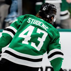 Slováci v NHL: Studenič vzbudil záujem. Pri sezónnom debute mal najmenej minút, no najviac striel