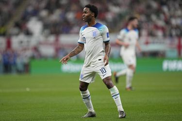 MS vo futbale 2022: Sterling z rodinných dôvodov chýba Anglicku v osemfinále