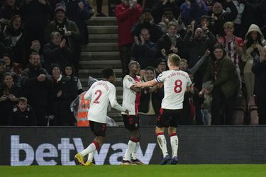 Southampton posilnil obranca z druholigového klubu