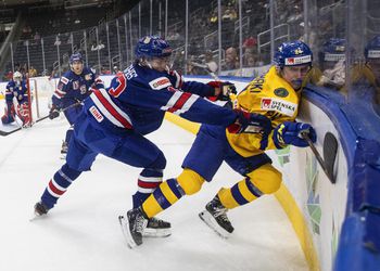 MS v hokeji U20: Američania vyhrali súboj o prvé miesto v skupine. Vo štvrťfinále ich čaká Česko