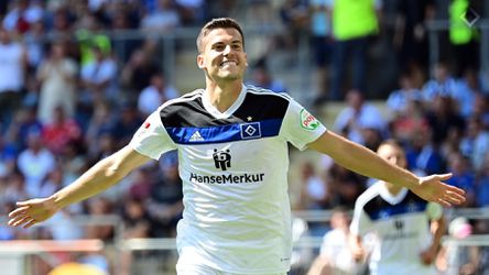 Slovenský stredopoliar László Bénes dal za Hamburger SV skvostný gól