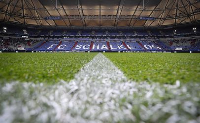 Po odvolaní hlavného trénera rezignoval športový riaditeľ Schalke 04
