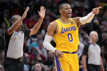 NBA: Los Angeles Lakers prišli pred začiatkom novej sezóny o kľúčového hráča