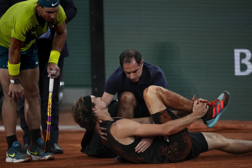 Zranenie Alexandra Zvereva v semifinále Roland Garros proti Rafaelovi Nadalovi