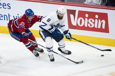Juraj Slafkovský vstúpil do NHL víťazne v šialenom zápase. Má za sebou vydarený debut