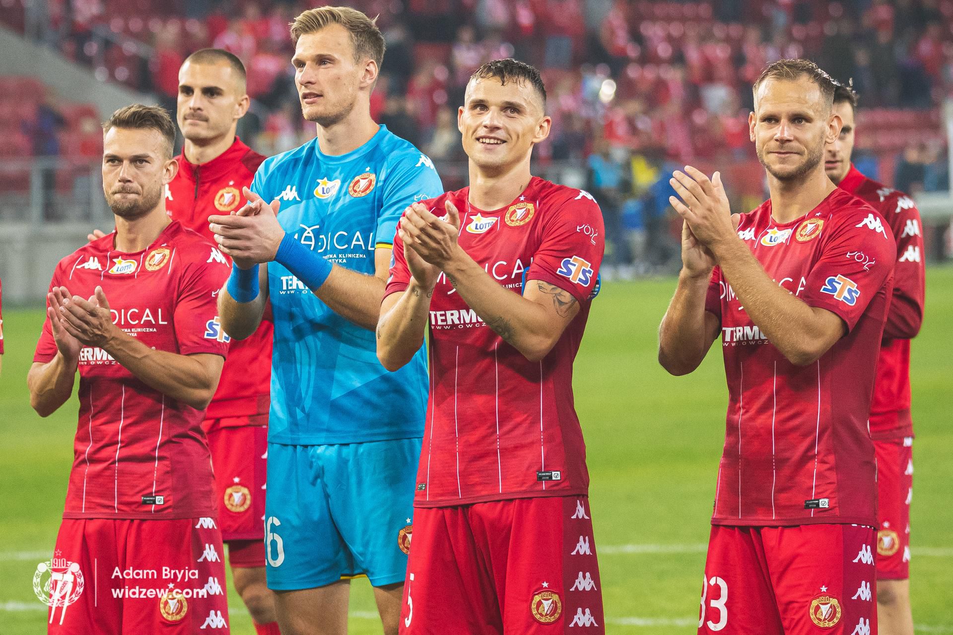 Futbalisti klubu Widezw Lodž, Henrich Ravas (tretí zľava)