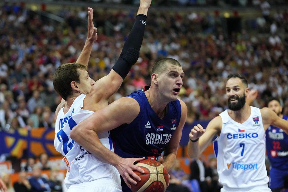 ME basketbal: Nikola Jokič v zápase Česko - Srbsko