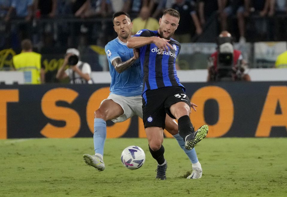 Milan Škriniar v zápase Lazio Rím - Inter Miláno