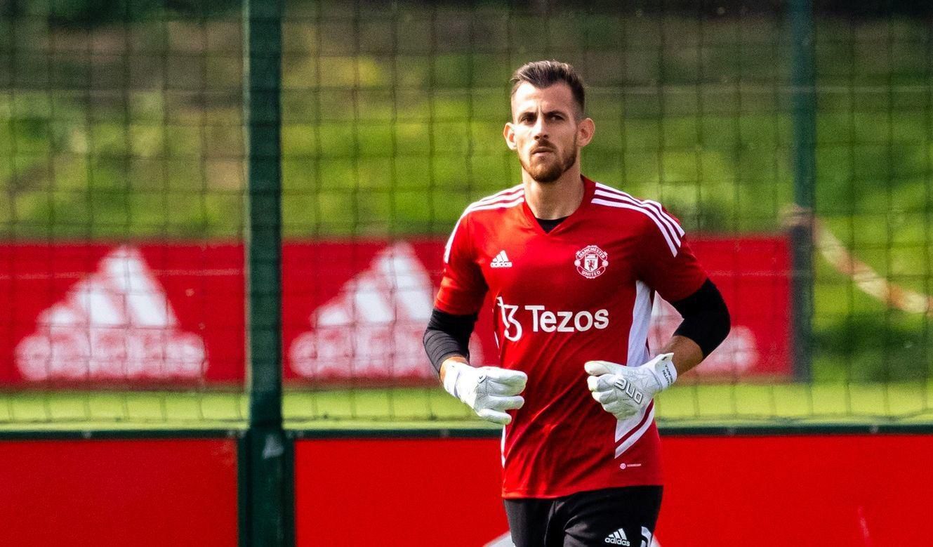 Martin Dúbravka, Manchester United