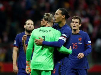 Van Gaal je rád, že Holandsko udržalo na uzde Lewandowského. V bráne debutoval 38-ročný veterán