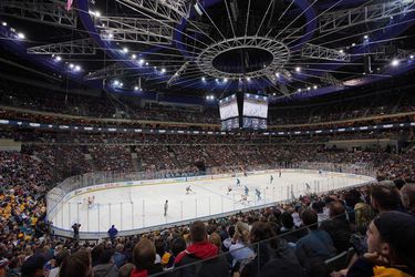 Svetový hokej v Prahe s ignoranciou svetových problémov. NHL ukázala svoju kvalitu a alibizmus