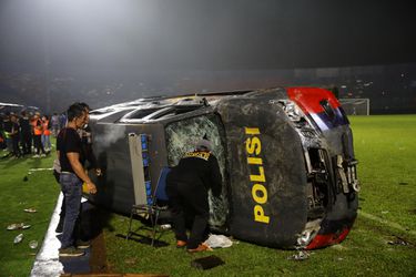 Tragédia v Indonézii. Derby zápas si vyžiadal desiatky obetí na životoch
