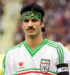 Futbalovej legende a bývalému svetovému rekordérovi zhabali v Iráne pas