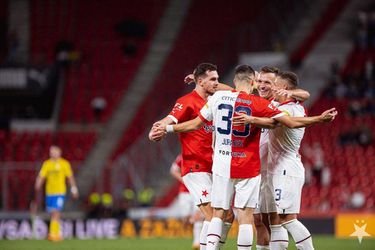 Slavia nemilosrdne prevalcovala súpera, Prekop s asistenciou na víťazný gól a červenou kartou