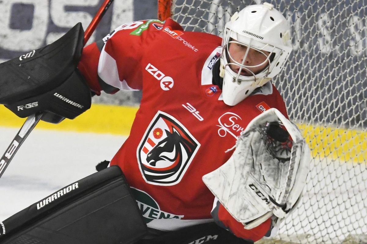 Brankár Banskej Bystrice chce potvrdiť dobrú formu aj v reprezentácii. Žilina sa naďalej trápi