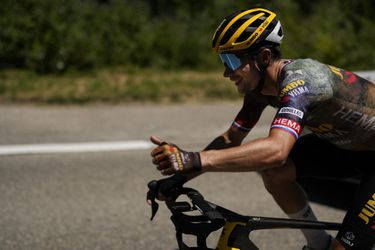 Vuelta: Primož Roglič vyhral 4. etapu a obliekol sa do červeného dresu