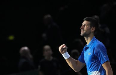 ATP Paríž: Djokovič suverénne do semifinále, Alcaraz skrečoval pre zranenie