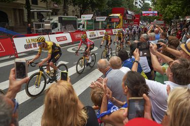 Vuelta: Odvážny únik slávil úspech. V cieli sa z víťazstva tešil domáci cyklista