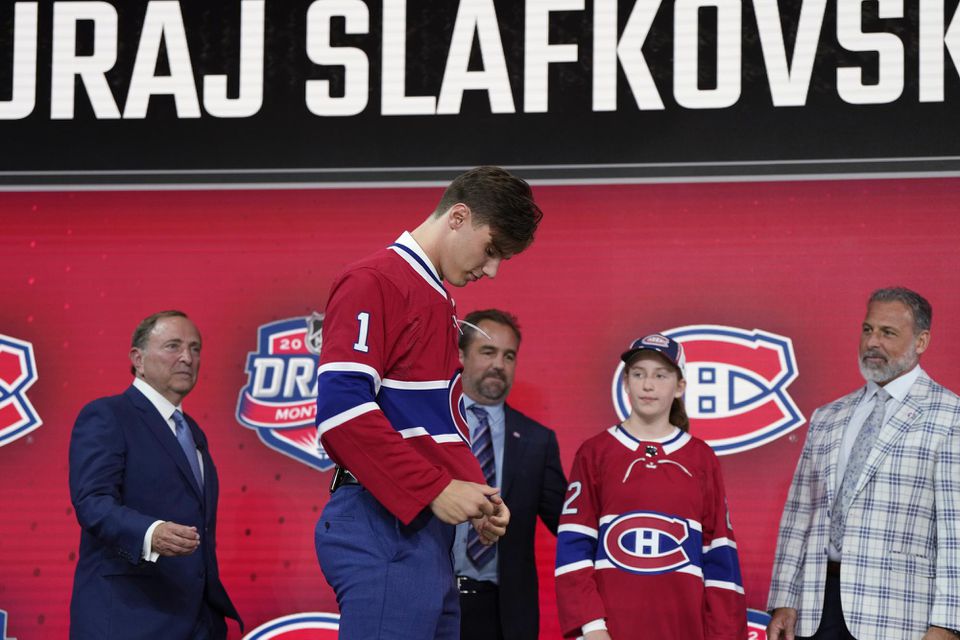 Juraj Slafkovský na drafte NHL 2022.