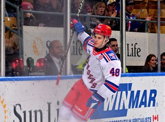 Filip Mešár debutoval v juniorskej OHL vo veľkom štýle. Fanúšikovia ho vytlieskali