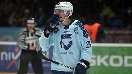 Samuel Buček po blamáži v KHL zakotvil na obľúbenej adrese slovenských hokejistov
