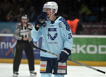 Samuel Buček po blamáži v KHL zakotvil na obľúbenej adrese slovenských hokejistov