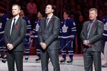 Legendárna švédska bratská dvojica i brankárska ikona Vancouveru sú v Sieni slávy NHL