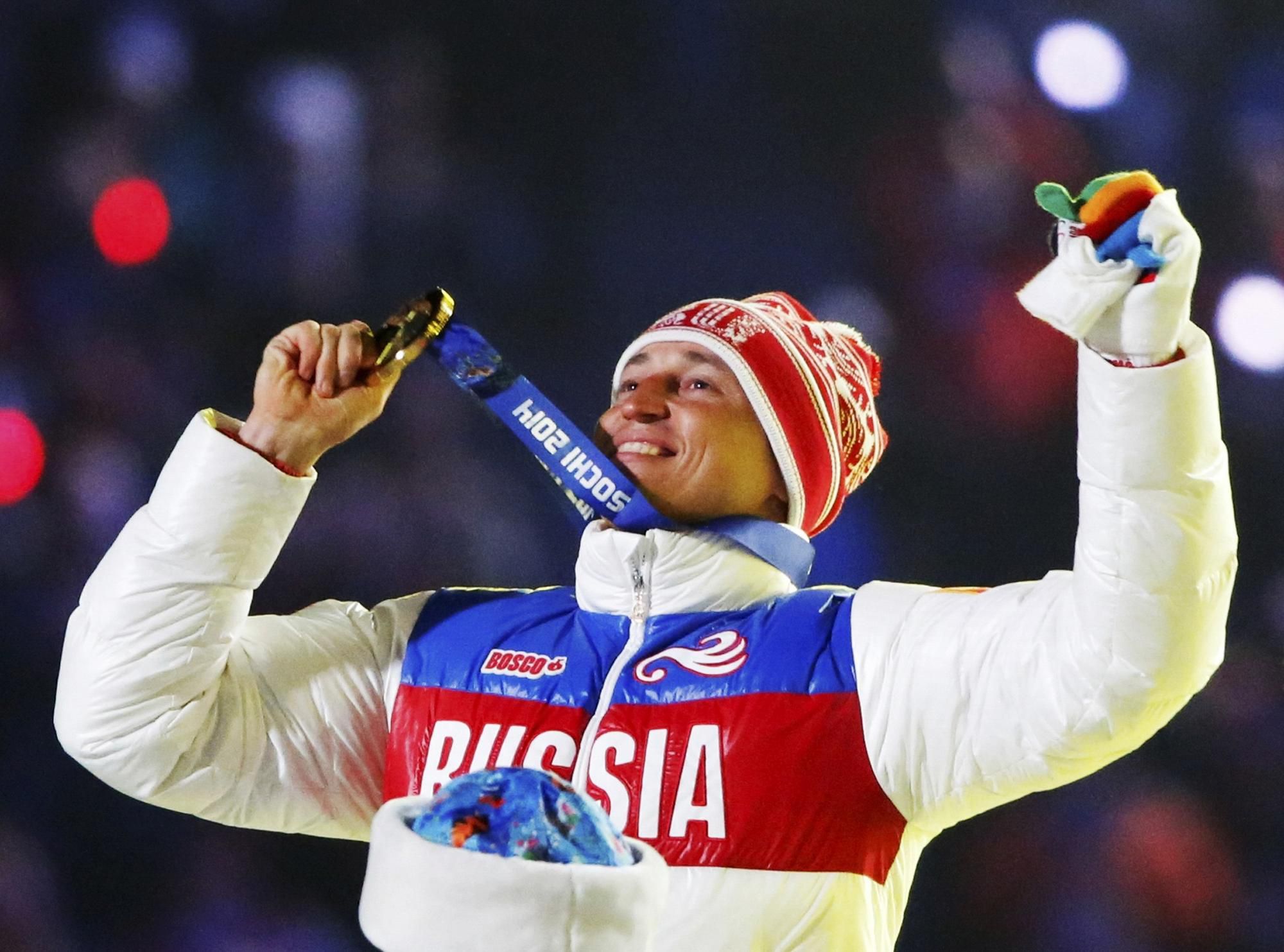 Medzi prvými ruskými športovcami, ktorých potrestali za doping a manipuláciu so vzorkami počas hier v Soči, bol aj bežec na lyžiach Alexander Legkov.