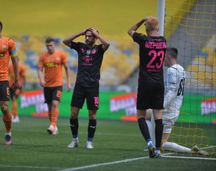 Ukrajinská liga odštartovala bezgólovou remízou a bez Mariupolu s Desnou, Rusi im zničili štadióny