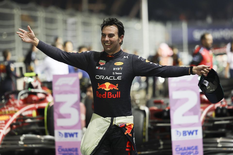 Sergio Pérez z Red Bullu sa teší z víťazstva.