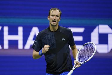 US Open: Najvyššie nasadený Medvedev hladko postúpil do osemfinále, vyzve finalistu Wimbledonu