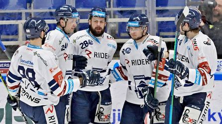 Vítkovice v zostave s tromi slovenskými hokejistami nestačili na Spartu Praha