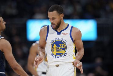NBA: Štart Stephena Curryho v prvom zápase play-off je ohrozený