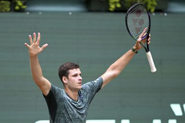 ATP Halle: Poliak Hurkacz prekvapil vo finále svetovú jednotku, oslavuje prvý titul na tráve