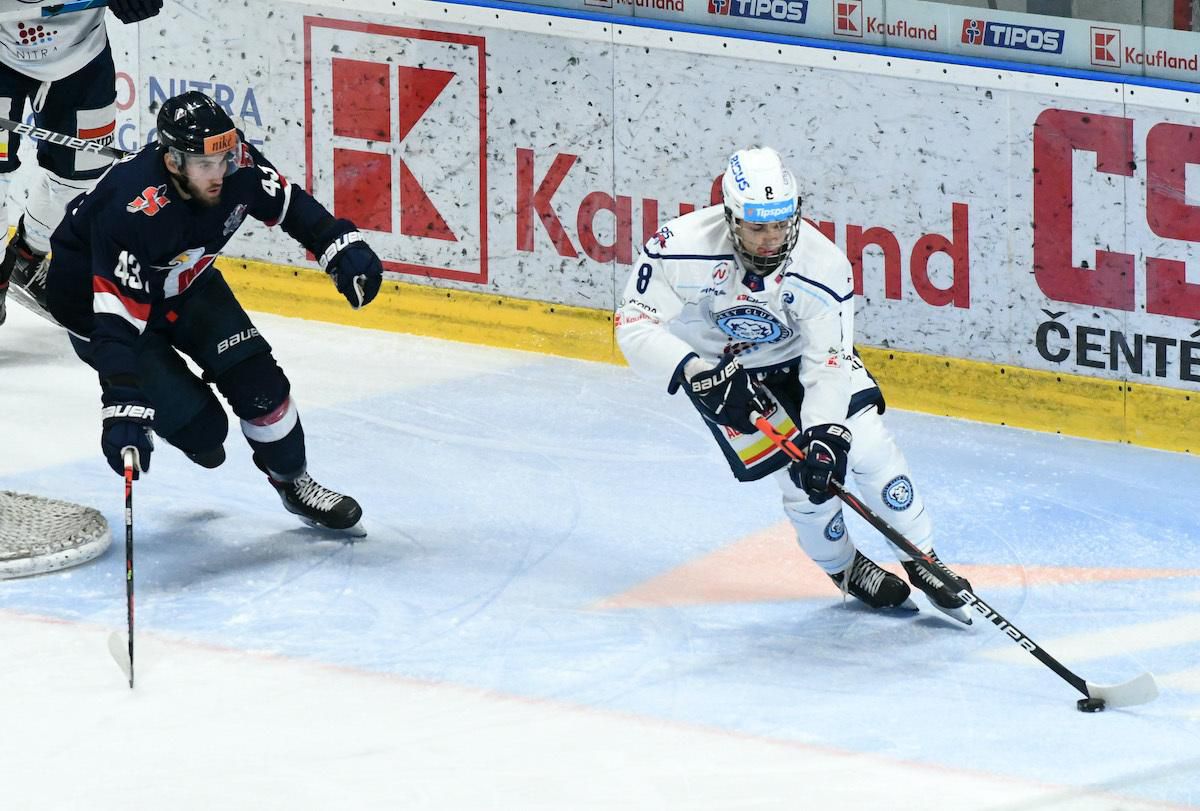 Patrik Maier (Slovan) a Ondrej Molnár (Nitra).