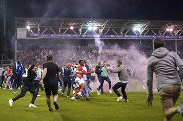 Fanúšika Nottinghamu okamžite odsúdili za útok na hráča Sheffieldu. Ide do basy