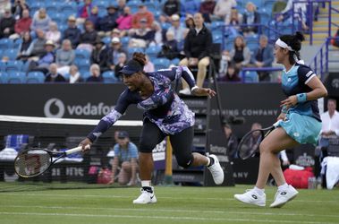 WTA Eastbourne: Williamsová s Jabeurovou sa do semifinále nepozrú, pár sa odhlásil pre zranenie