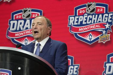 Šéf NHL vyzýva kluby k spolupráci pri vyšetrovaní sexuálneho škandálu v kanadskom zväze