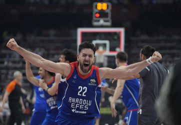 Euroliga: Efes uspel v nervy drásajúcom finále
