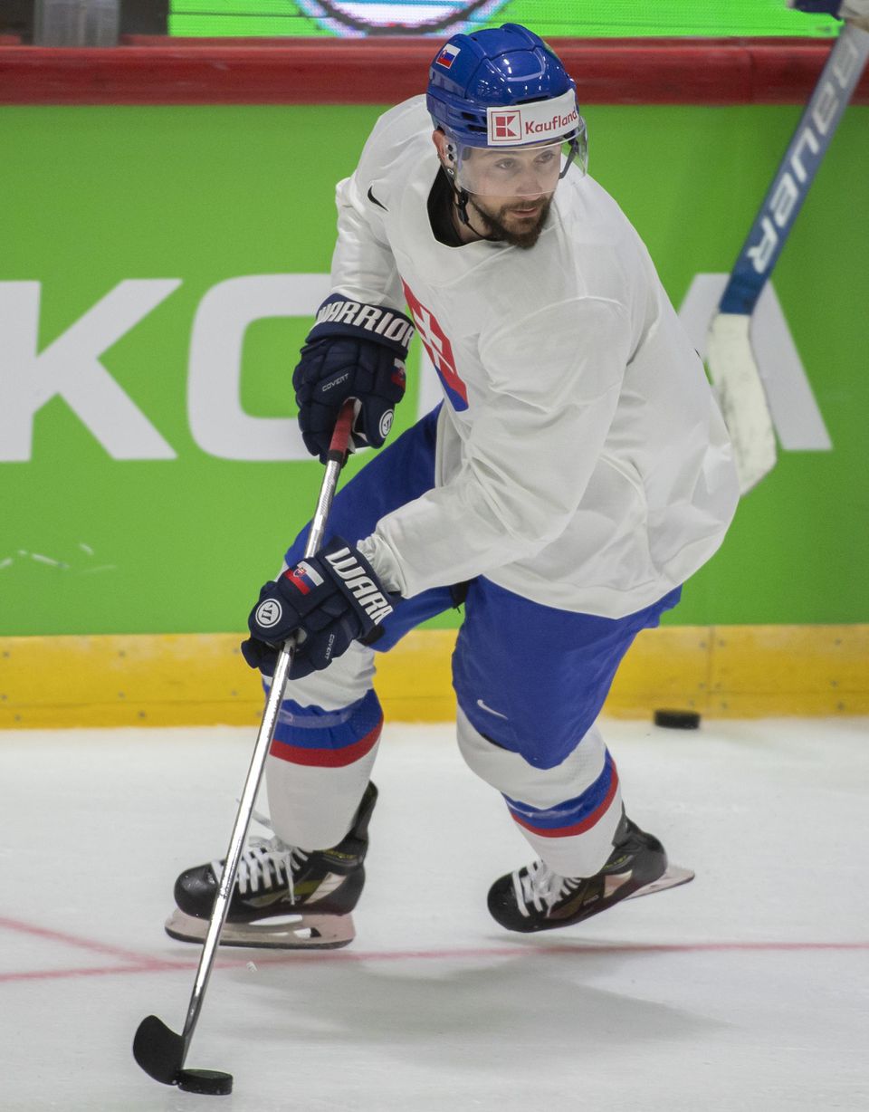 MS v hokeji 2022: Tomáš Tatar počas tréningu slovenskej hokejovej reprezentácie