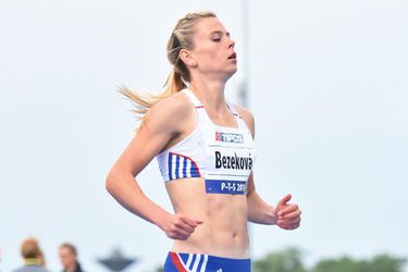 Alexandra Bezeková obsadila stupne víťazov v behu na 400 m v Lignane